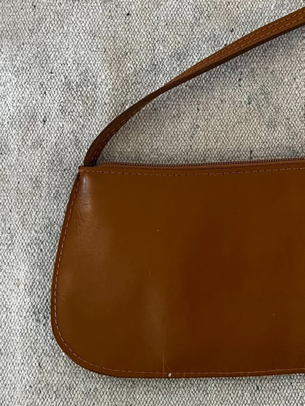 Thomaz Rabelo Tan Leather Small Moon Shaped Hand Bag - Picture 7 of 12
